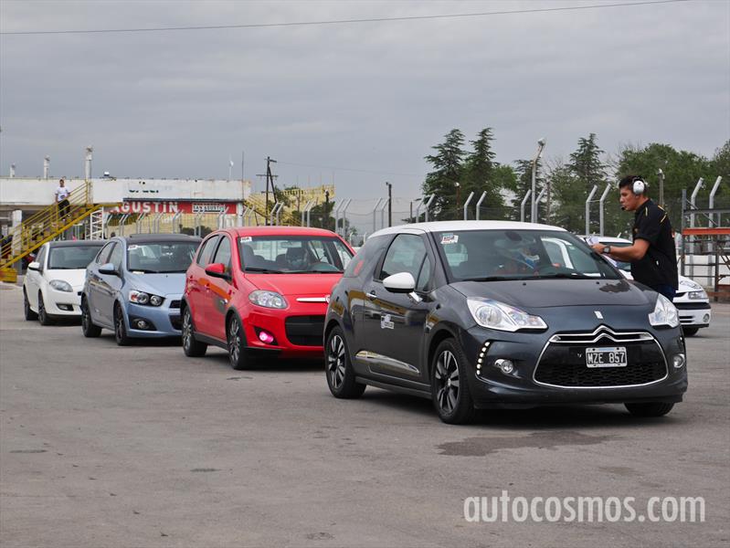 Encabezando la lista, a punto de salir a pista