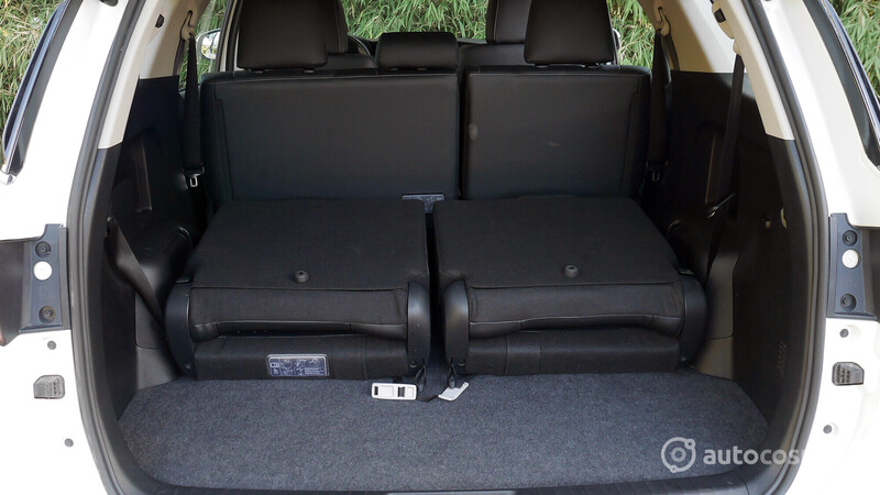 Test Drive Toyota Hilux 2021