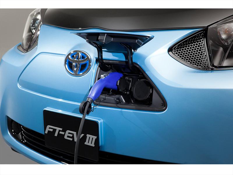Toyota iQ FT-EV III Concept  Salón de Tokio 2011
