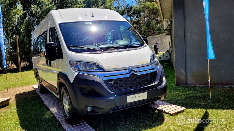 Peugeot Boxer y Citroën Jumper Minibus 17+1 lanzam