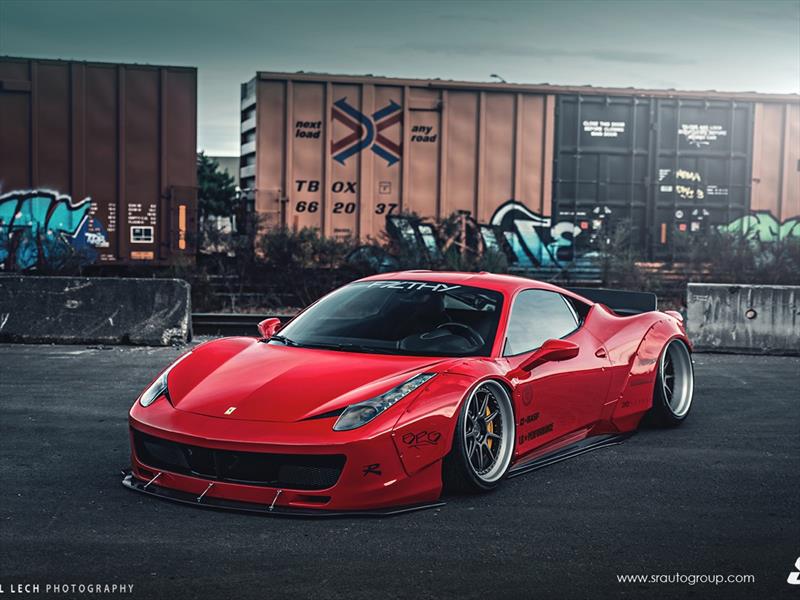 Liberty Walk Ferrari 458 Italia con rines PUR