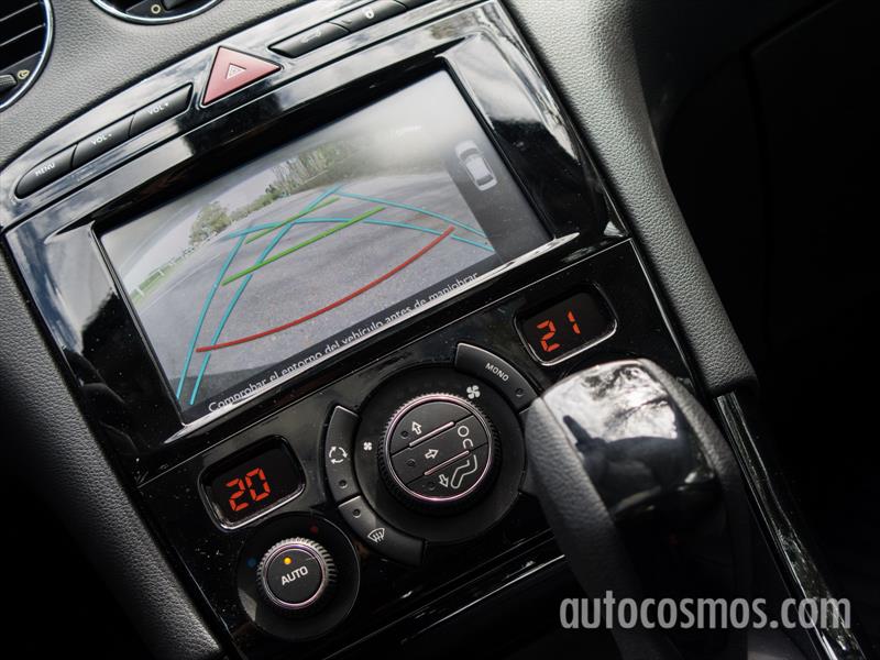 Peugeot 408 THP a prueba