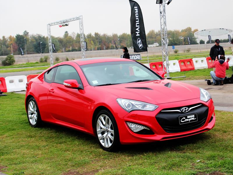 Hyundai Genesis Coupé 2012