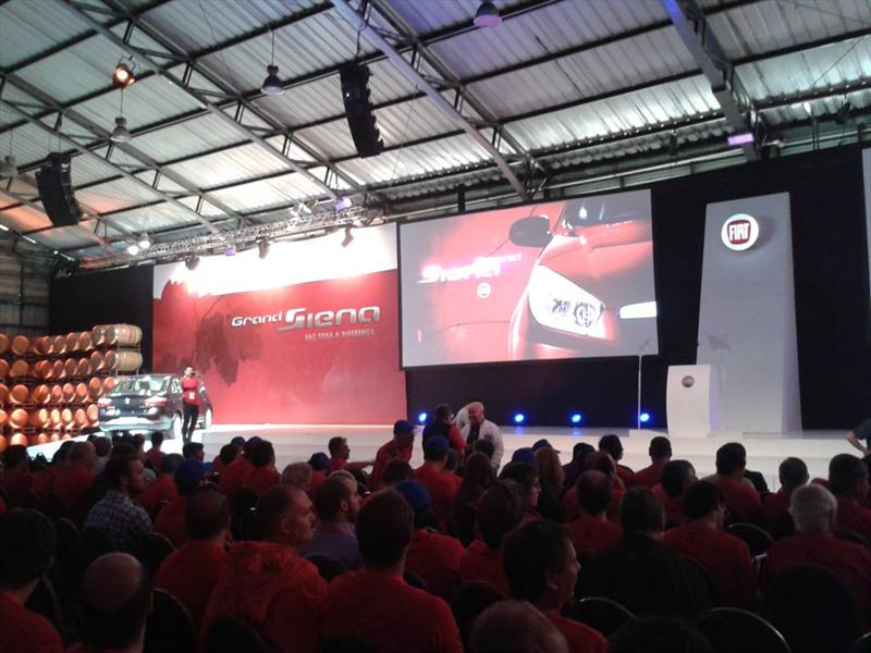 Nuevo Fiat Grand Siena 2012, presentación. Parte 2