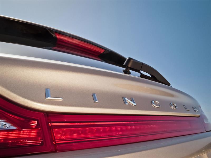 Lincoln MKC 2015