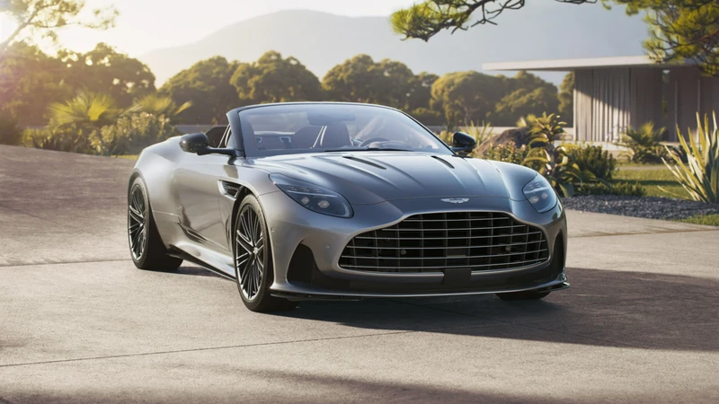 Aston Martin DB12 Volante 2024