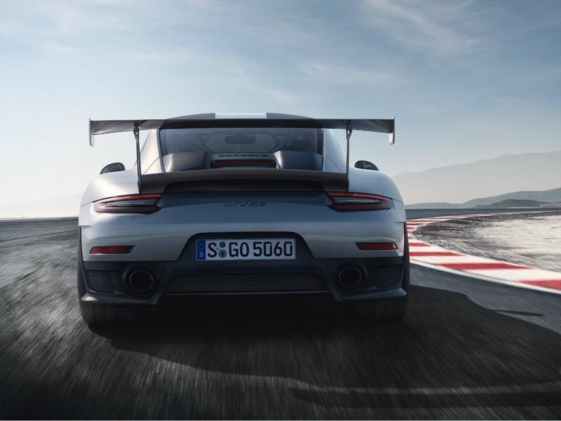 Porsche 911 GT2 RS 2018