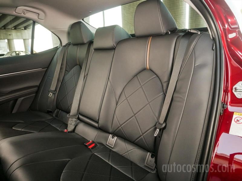 Toyota Camry Híbrido 2019