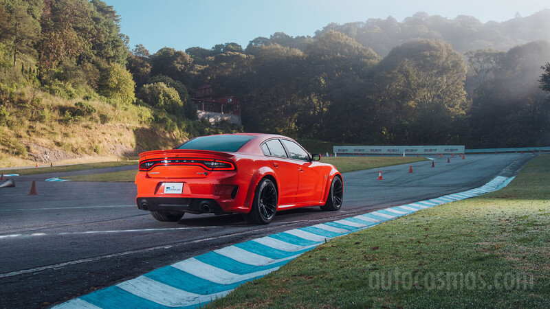 Dodge Charger SRT Hellcat Widebody a prueba