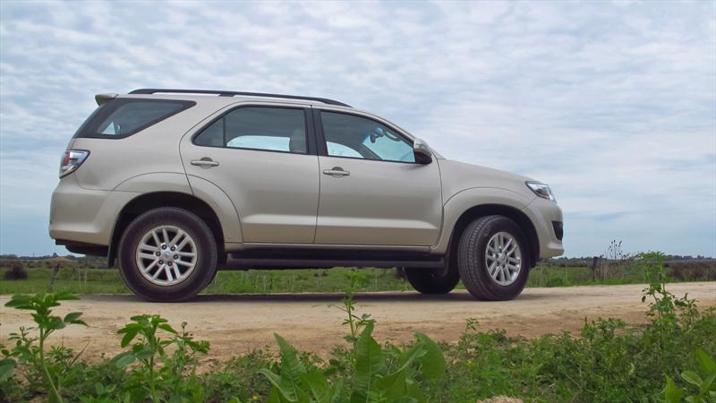 Toyota Hilux SW4 a prueba