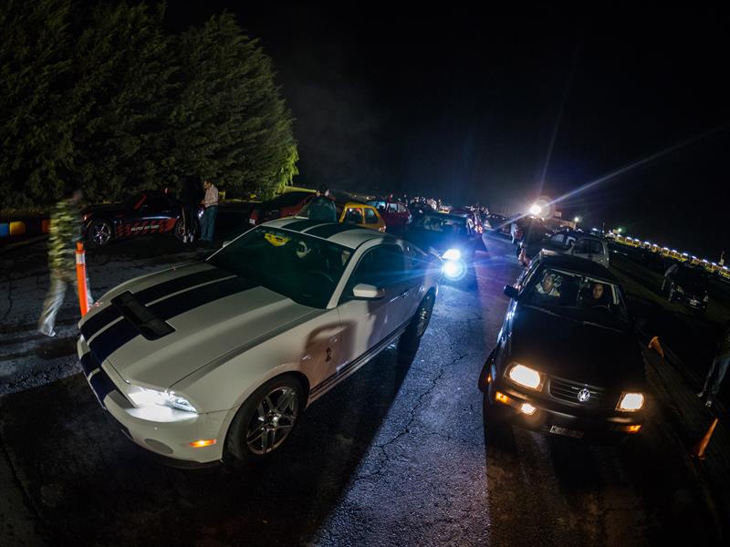 Arrancones nocturnos en Centro Dinámico Pegaso