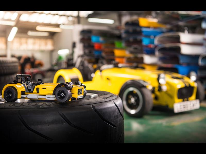 Caterham 620R de Lego