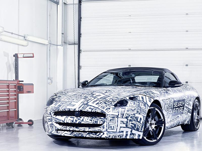 Jaguar F-Type camuflado