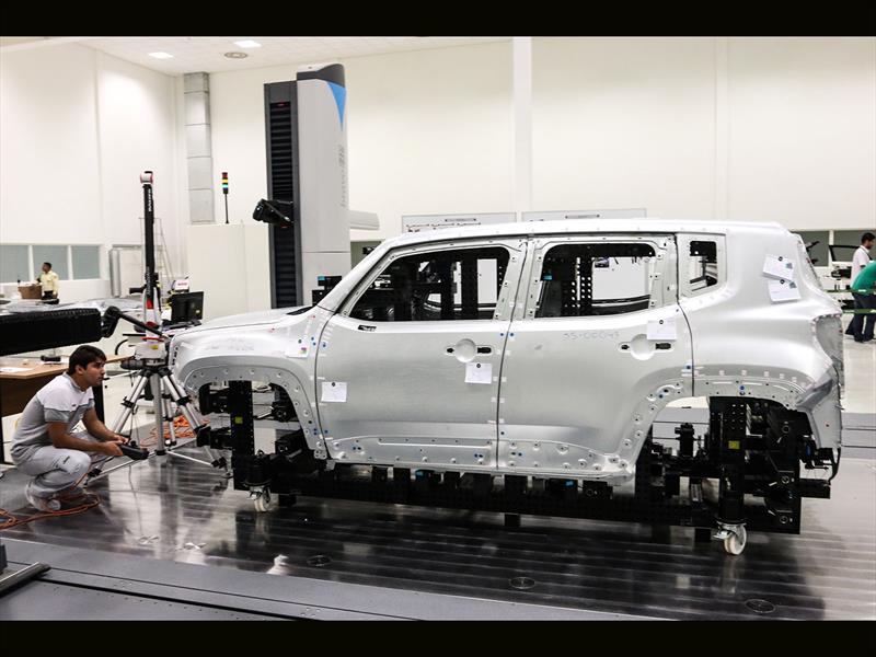 Jeep inaugura su fábrica en Brasil