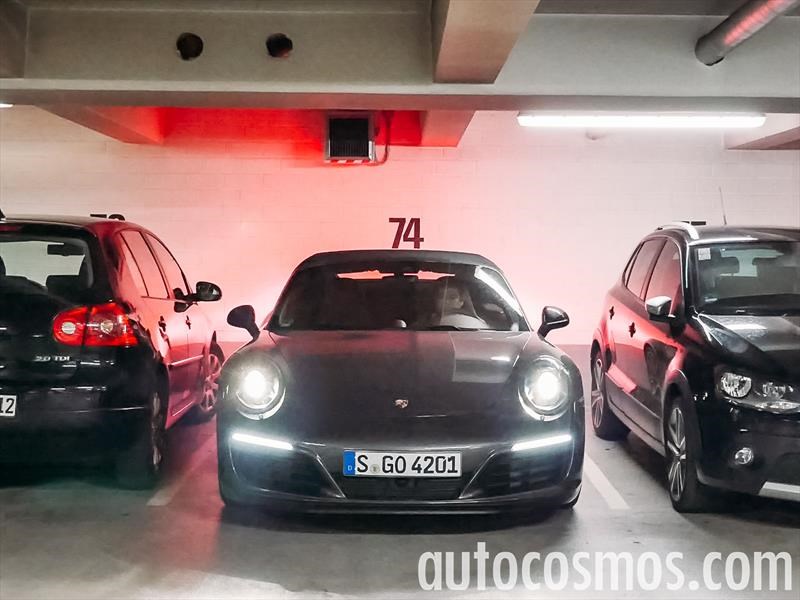 Porsche 911 Carrera 4 Cabriolet 2017