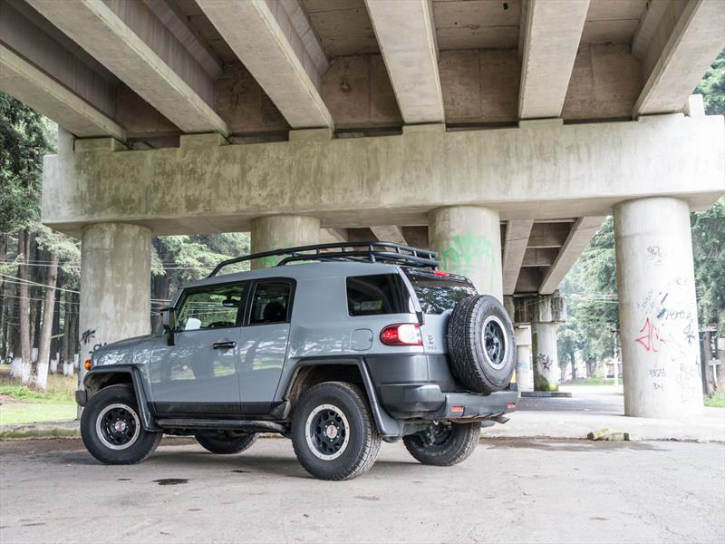 Toyota FJ Cruiser 2014