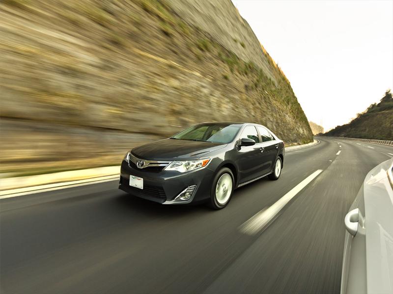 Toyota Camry XLE V6 2012