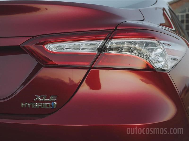 Toyota Camry Híbrido 2019