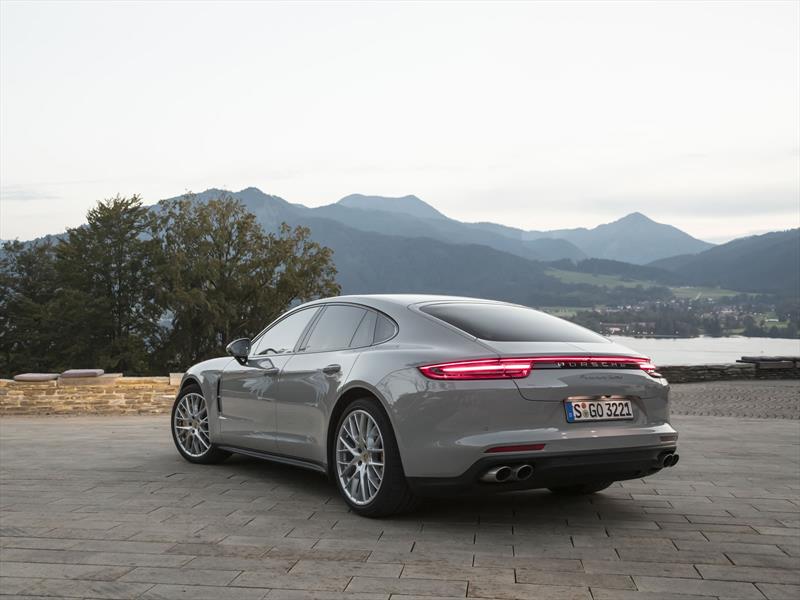 Porsche Panamera 2017