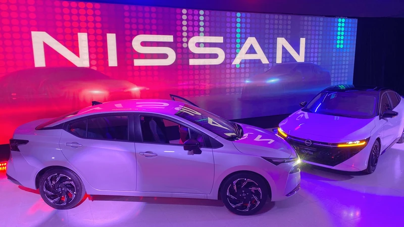 Lanzamiento Nissan Sentra y Nissan Versa