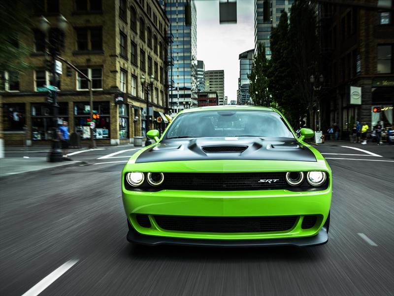 Dodge Challenger SRT Hellcat 2015