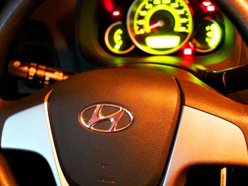 Hyundai EON 0,8L GLS Prueba de manejo