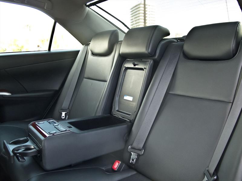 Toyota Camry V6 a prueba