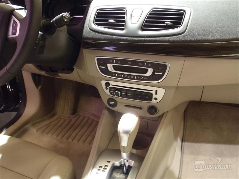Renault Fluence 2013 se renueva estéticamente