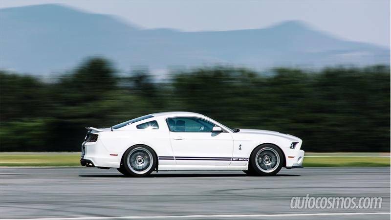 Ford Mustang Shelby GT500 2013 y Ford GT