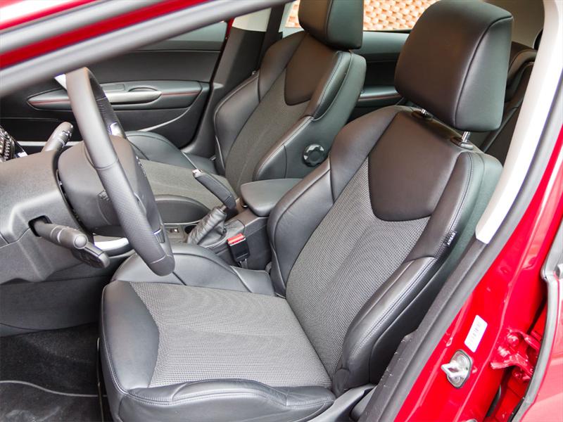 Peugeot 308 RC Turbo 2012 a prueba