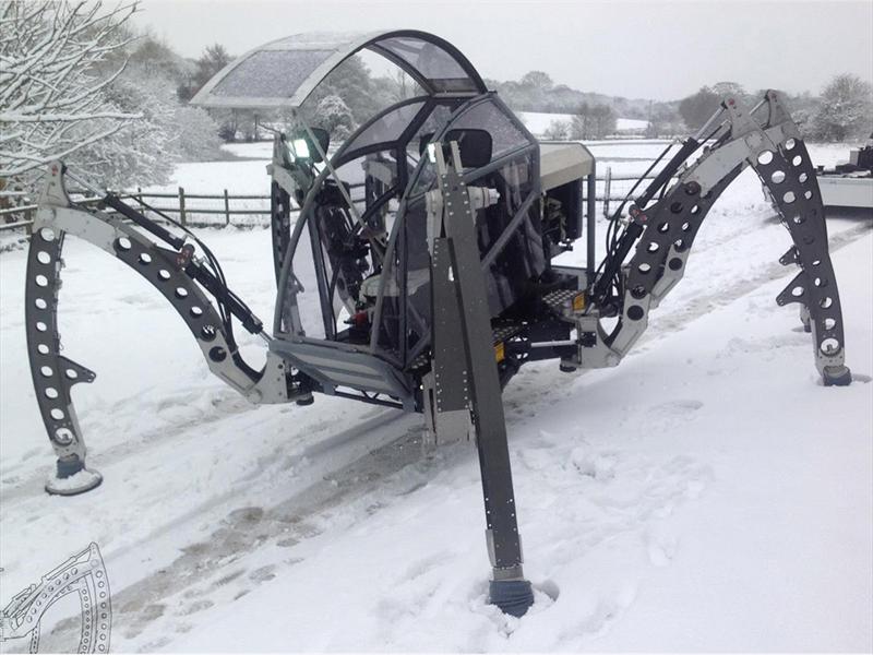 Mantis araña gigante robótica