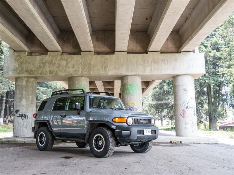 Toyota FJ Cruiser 2014