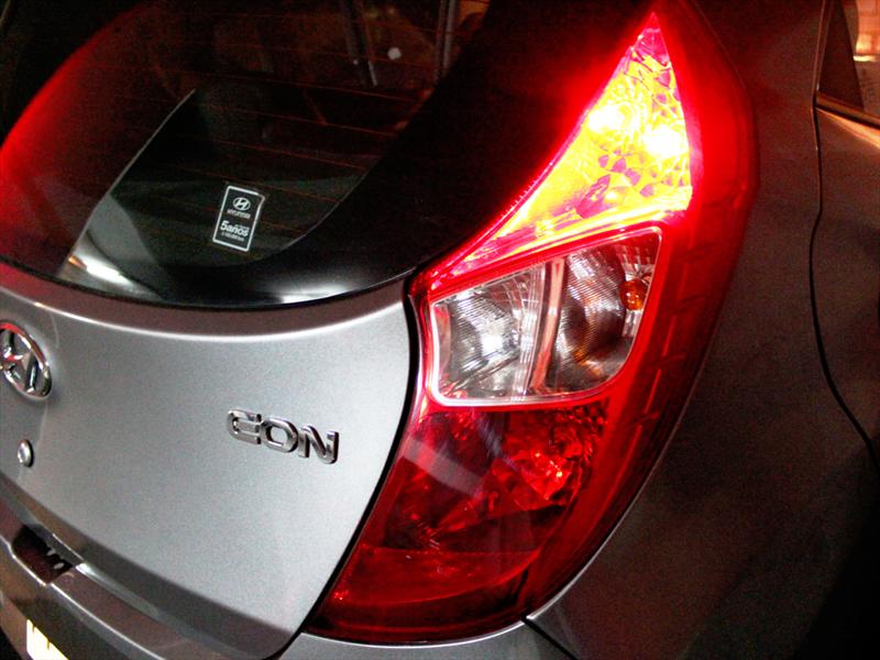 Hyundai EON 0,8L GLS Prueba de manejo