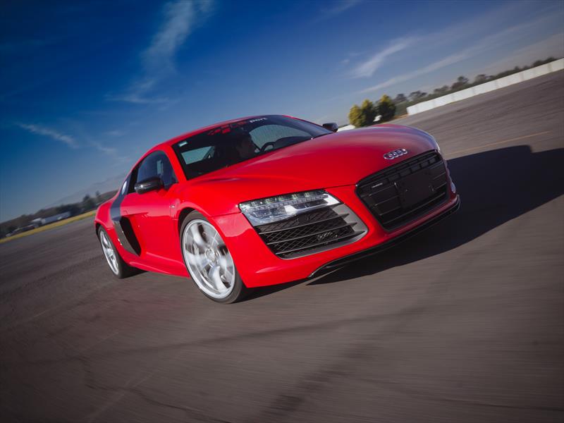Audi R8 V10 Plus 2014