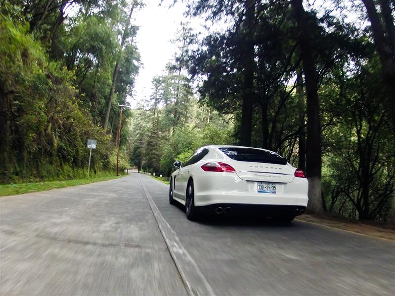 Porsche Panamera S Hybrid 2012