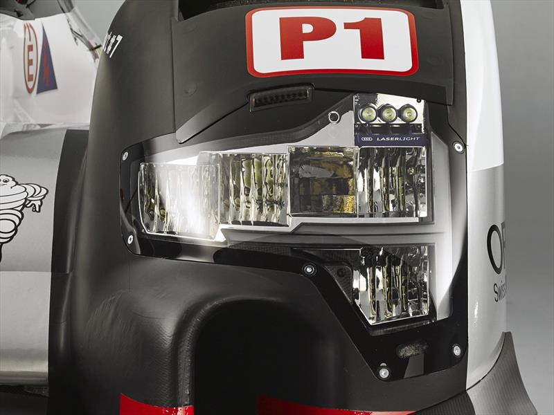 Audi R18 e-tron quattro 2015