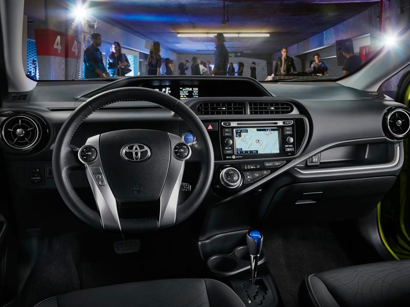 Toyota Prius C Hybrid 2015