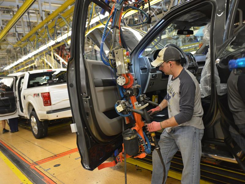 Ford Lobo 2015 producción