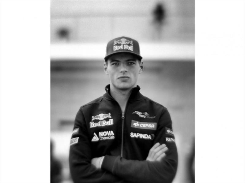 La F1 actual, con una cámara de 104 años