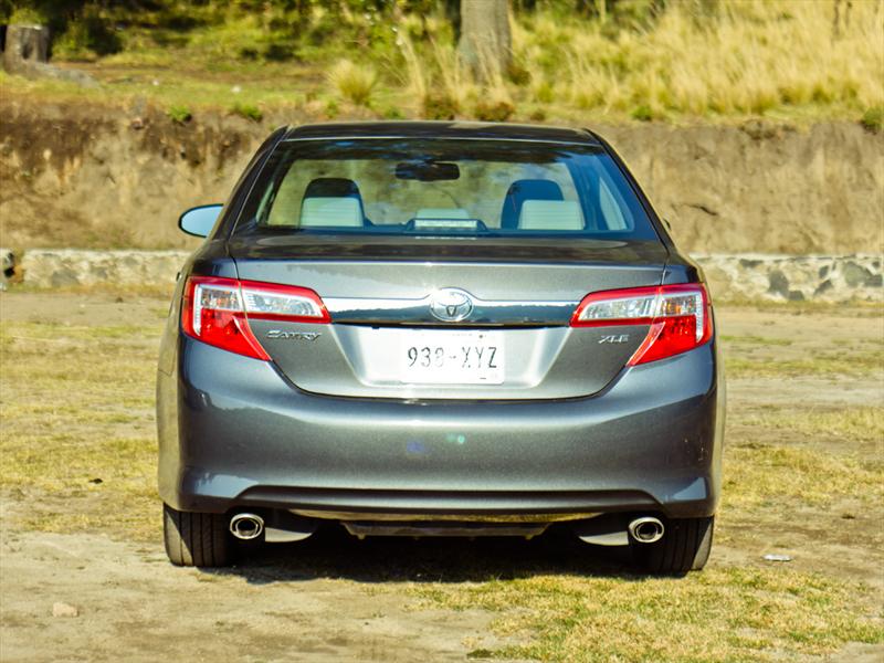 Toyota Camry V6 2012 prueba
