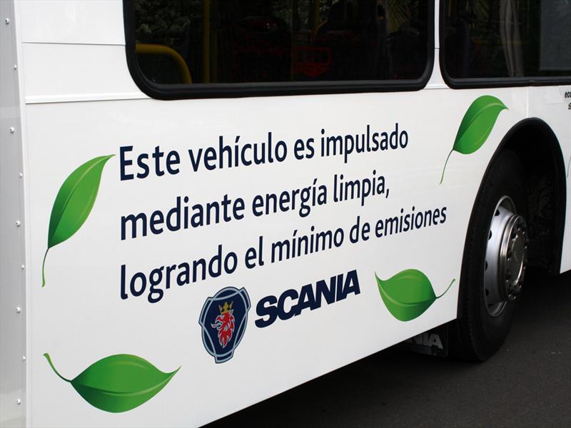 Ecolution by Scania. Bus a gas natural