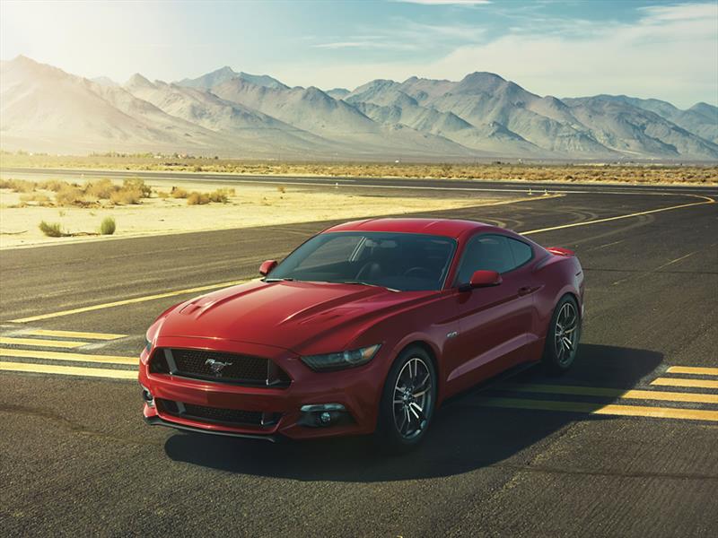 Ford Mustang 2015 se presenta en LA