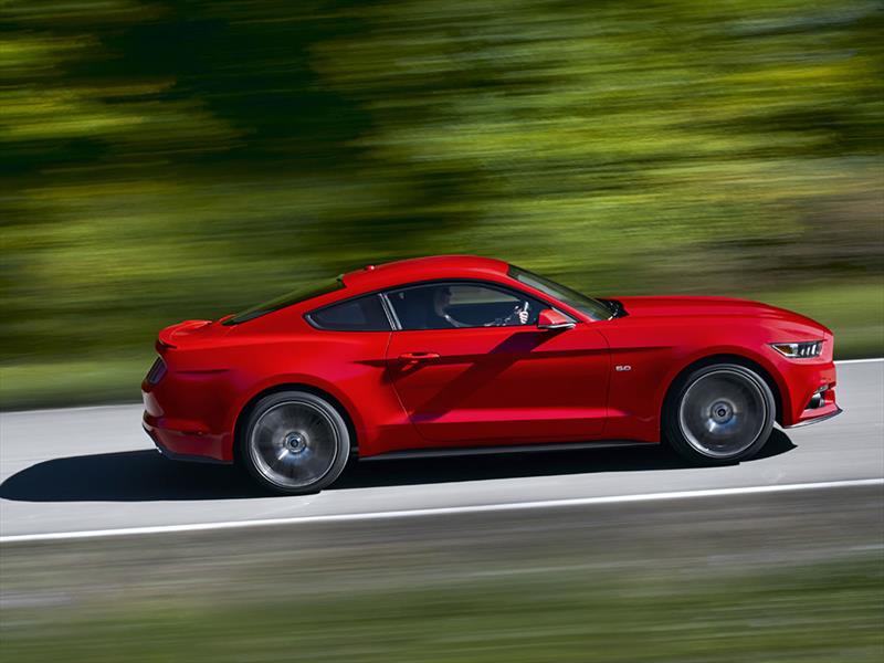 Ford Mustang 2015 se presenta en LA