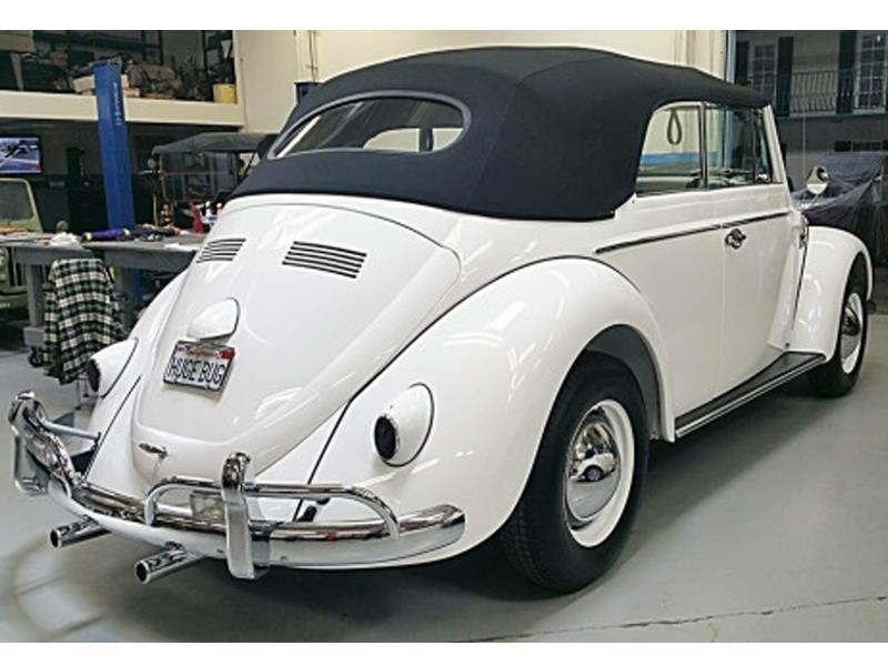Un Vocho convertible gigante