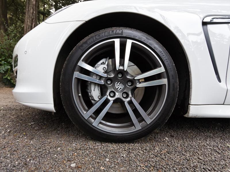 Porsche Panamera S Hybrid 2012