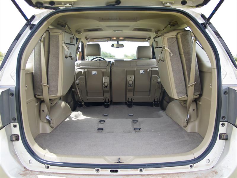 Toyota Hilux SW4 a prueba