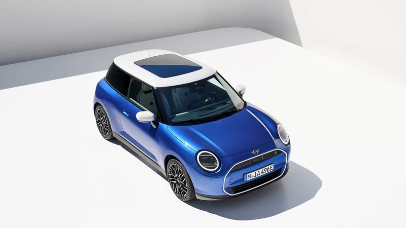 (-) EMBARGO MINI Cooper EV 2024