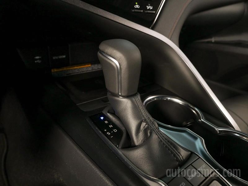 Toyota Camry Híbrido 2019