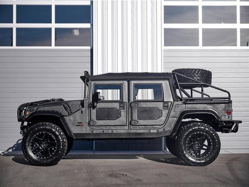 Hummer H1 Launch Edition por Mil-Spec