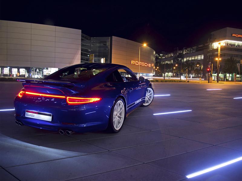 Porsche 911 Carrera 4 S 5 millones de fans